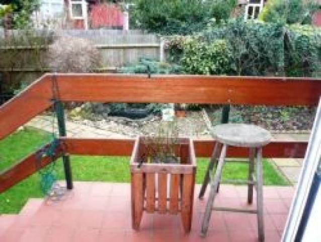 			1 Bedroom, 1 bath, 1 reception Flat			 Hampstead Garden, GOLDERS GREEN